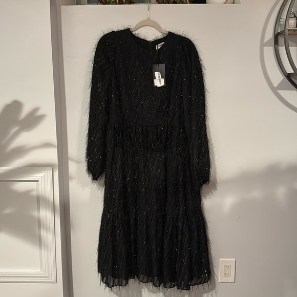 NWT- La Simona Dress size 5 (Fits size6-8) - Picture 1 of 7